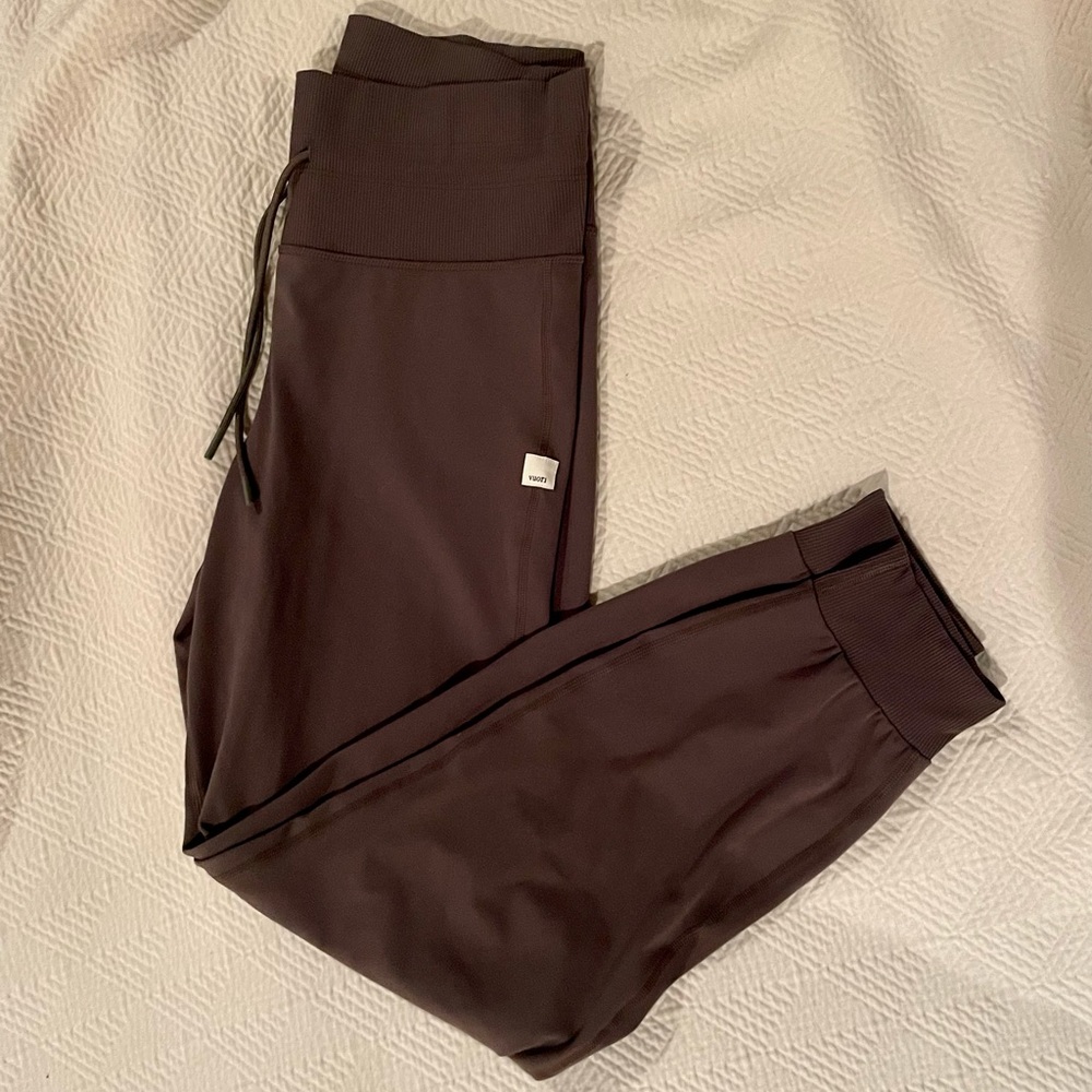 Vuori performance jogger Small Olive